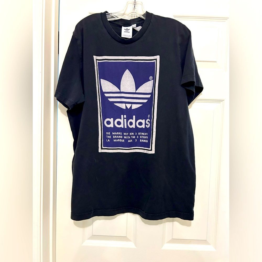 Adidas men’s Orginal Graphic Tshirt Size XL